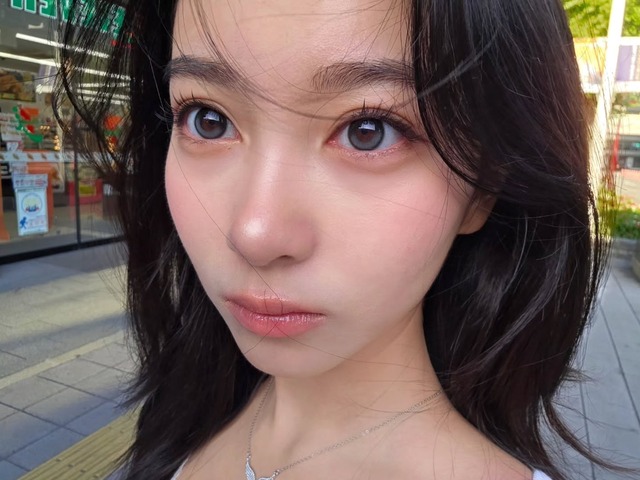 20歳になった『7番房の奇跡』天才子役カル・ソウォンの“福岡デート”をキャッチ！プリクラに映る男性の正体は…？【写真】