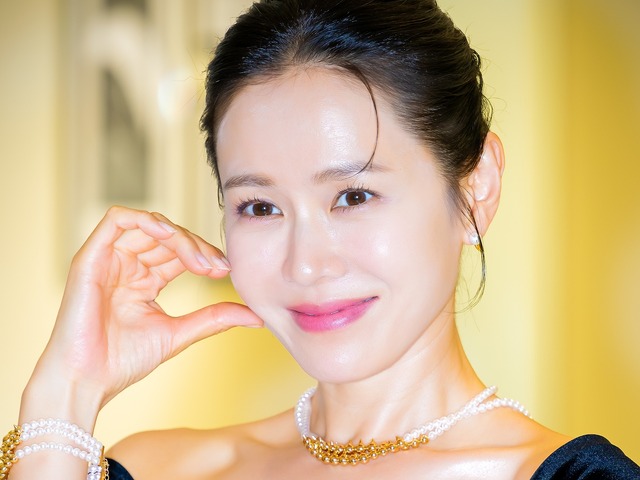 「顔は俳優級だけど…」ソン・イェジン、息子の“俳優級”ビジュアルを絶賛も意外な悩みを告白【インタビュー】