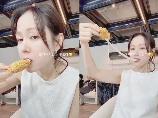 女優ソン・イェジン、豪快にチーズを頬張るお茶目な“モッパン”姿にギャップ萌え！【写真】