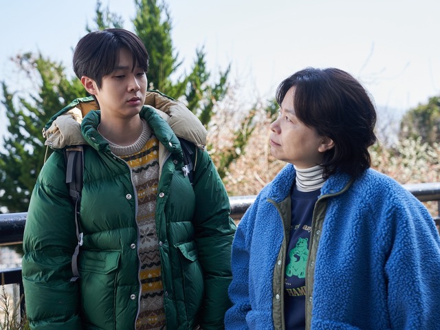 母子が囲む涙の食卓で、謎の数字が見え始めた…11月公開の映画『あな母（略）』本編の重要シーンを解禁！