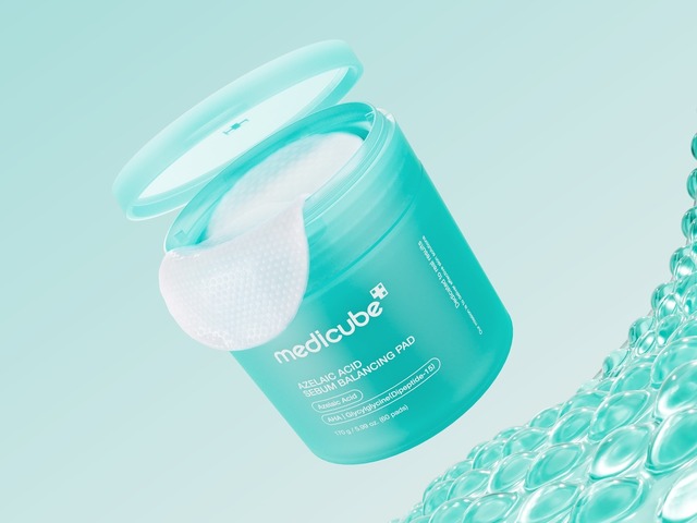 拭き取るだけの1ステップで、テカリ・汚れをすっきりオフ！「medicube （メディキューブ）」から「アゼライン酸セバムバランシングパッド」新発売！