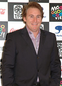 時おり冗談を交えながら作品について熱く語ってくれた。