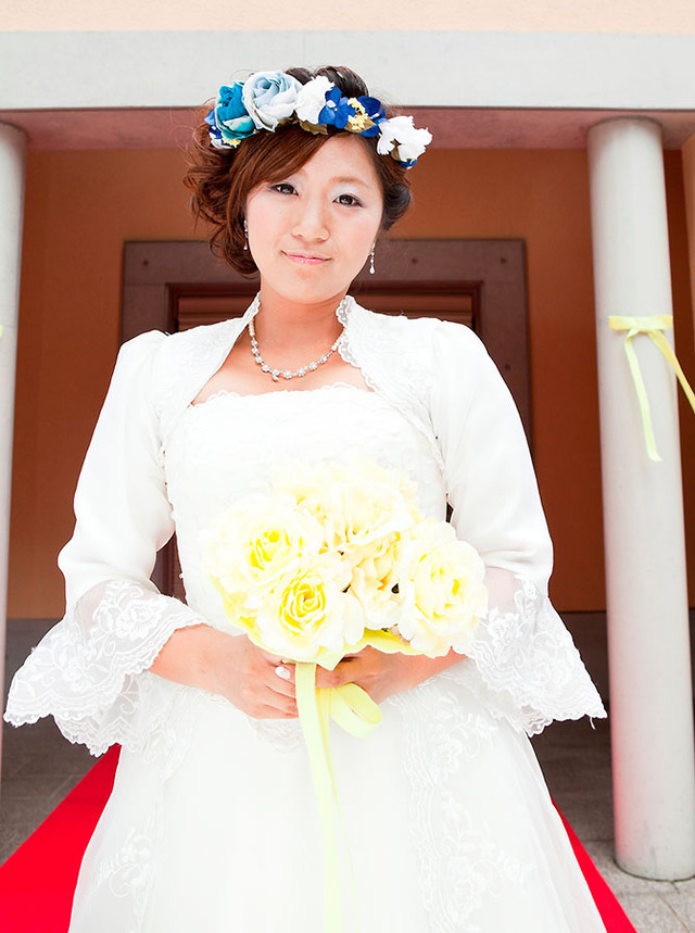 美奈子（長男・シオンの婚約者、松岡由香里役）／『ハダカの美奈子』-(C) 2013「ハダカの美奈子」製作委員会