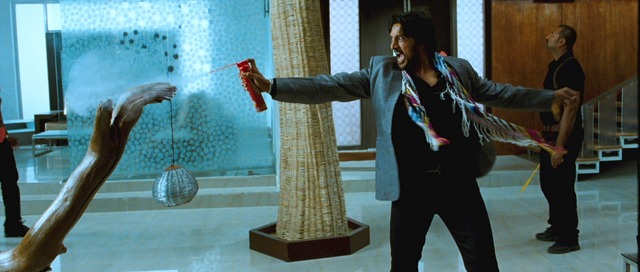 『マッキー』- (C) M/s. VARAHI CHARANA CHITRAM