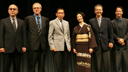 『明日への遺言』ワールドプレミア舞台挨拶（左から）小泉堯史監督、フレッド・マックイーン、藤田まこと、富司純子、ロバート・レッサー、リチャード・ニール