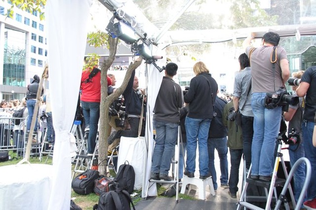 レッドカーペット裏側