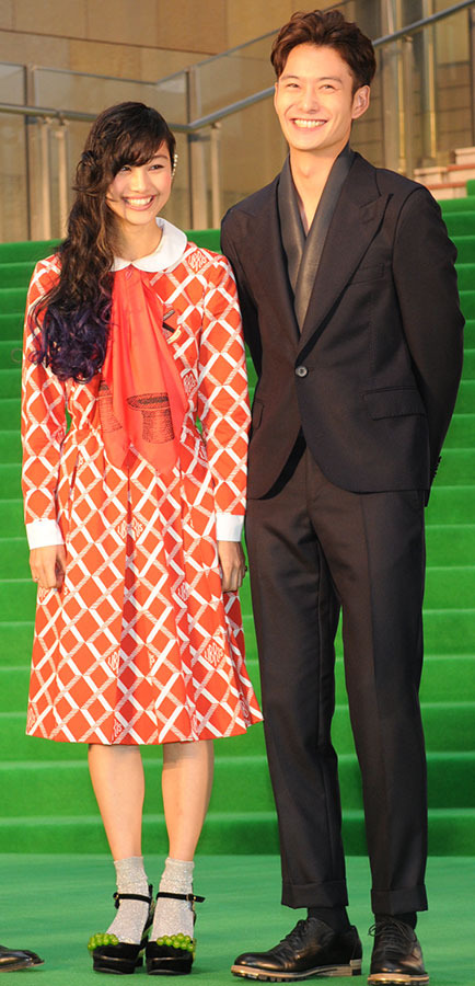 忽那汐里＆岡田将生／「第26回東京国際映画祭」グリーン・カーペット