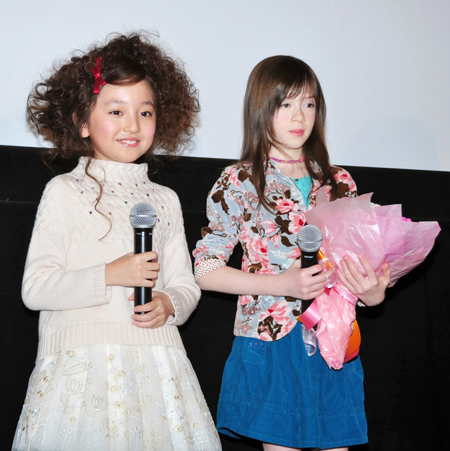 オナタ・アプリールちゃん＆谷花音ちゃん／『メイジーの瞳』来日舞台愛朝つ