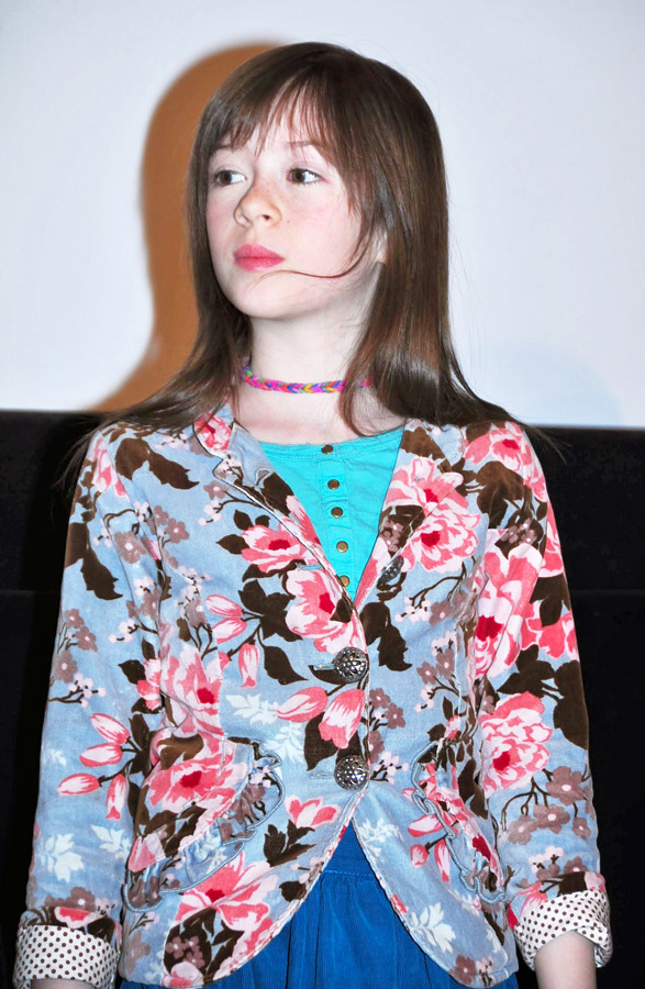 オナタ・アプリールちゃん／『メイジーの瞳』来日舞台愛朝つ