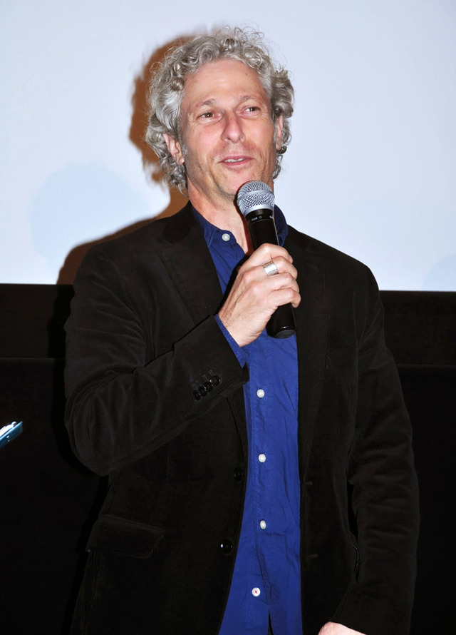 『メイジーの瞳』来日舞台愛朝つ