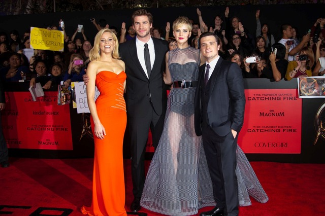 『ハンガー・ゲーム2』L.Aプレミア　エリザベス・バンクス＆リアム・ヘムズワース＆ジェニファー・ローレンス＆ジョシュ・ハッチャーソン-(C) KaoriSuzuki