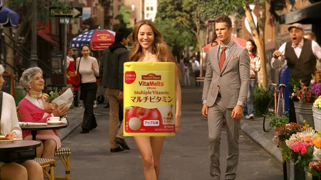 「ネイチャーメイド ビタメルト」新 CM「歩く女」篇