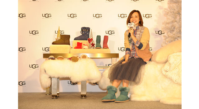 シープスキンブーツUGGのクリスマスアンバサダーとしてPRイベントに登場した優木まおみ