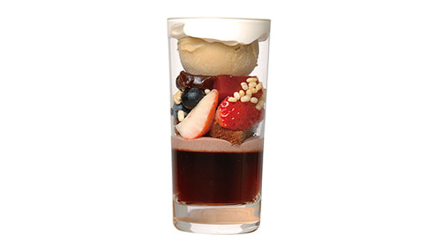 TORAYA TOKYO「いちごのパフェ」12月1日（日）～2014年1月31日（金）予定。価格は、1,365円。