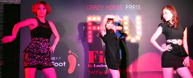 「MAX」メンバー（Nana＆Mina＆Lina）／『ファイア by ルブタン』ダンス・イベント in 新宿2丁目