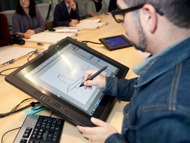 アート・ヘルナンデス／『プレーンズ』 in ディズニー・トゥーン・スタジオ（ロサンゼルス）