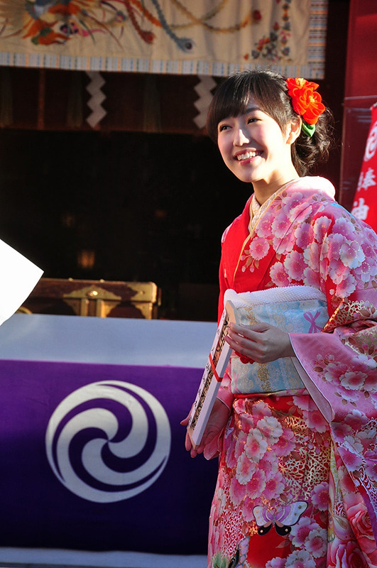 AKB48グループ成人式（渡辺麻友）