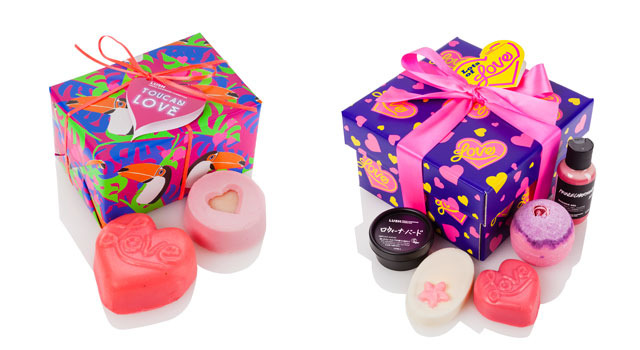 恋人との甘い時間をイメージしたソープやマッサージバーなど香り豊かなアイテムが詰め込まれているギフトボックス　左：「TOUCAN LOVE（トゥーキャンラブ）」（1,980円）　右：「LOTS OF LOVE（ロッツオブラブ）」（4,500円）