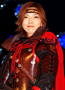 会場には1,000人を超すファンが押し寄せ声援を送った