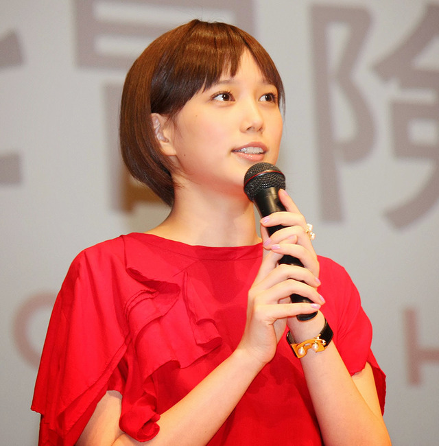 『ニシノユキヒコの恋と冒険』完成披露舞台挨拶（本田翼）