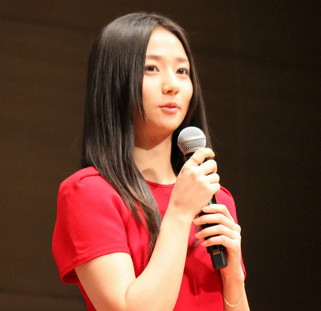 『ニシノユキヒコの恋と冒険』完成披露舞台挨拶（木村文乃）