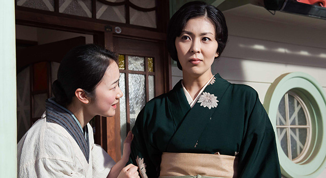 黒木華＆松たか子／『小さいおうち』-(C) 2014「小さいおうち」製作委員会