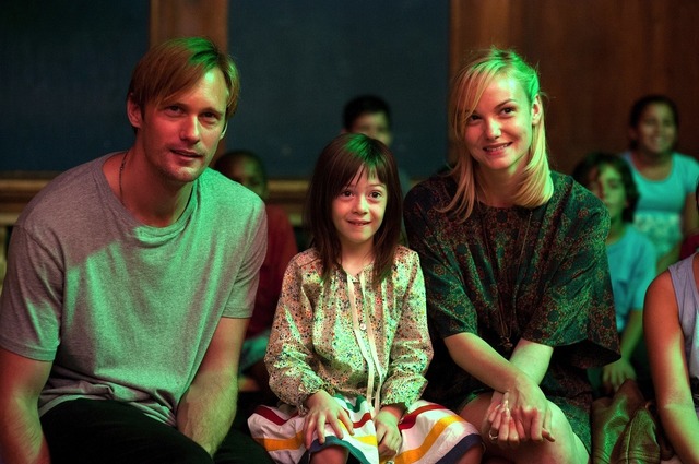 『メイジーの瞳』-(C) 2013 MAISIE KNEW, LLC. ALL Rights Reserved.