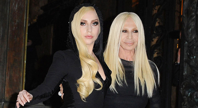 レディー・ガガ＆ドナテッラ・ヴェルサーチ(-(C) Getty Images