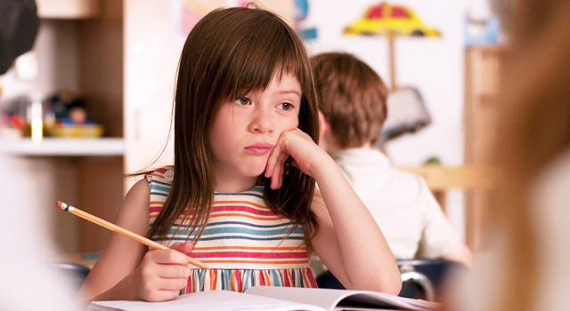 オナタ・アプリール（メイジー役）／『メイジーの瞳』-(C) 2013 MAISIE KNEW, LLC. ALL Rights Reserved.