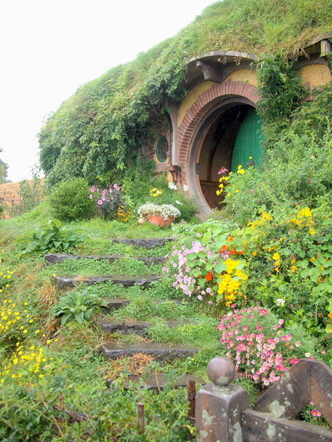 ビルボとフロドが住む”バッグエンド”