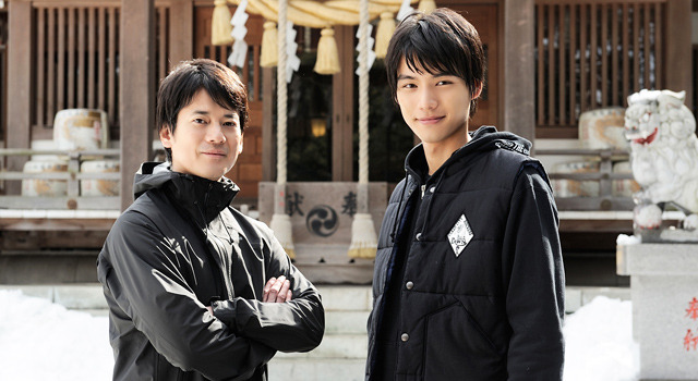 唐沢寿明（ドラゴンレッド）＆福士蒼汰（ドラゴンブラック）／『イン・ザ・ヒーロー』 -(C) 2014「イン・ザ・ヒーロー」製作委員会