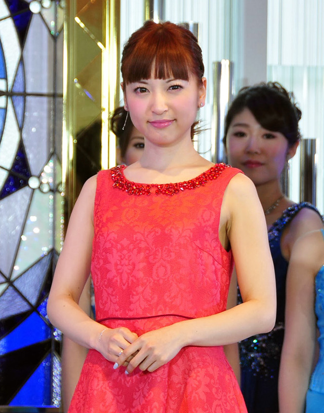 神田沙也加＆美女音楽グループ「DualisMusic」メンバー／『アナと雪の女王』主題歌お披露目イベント