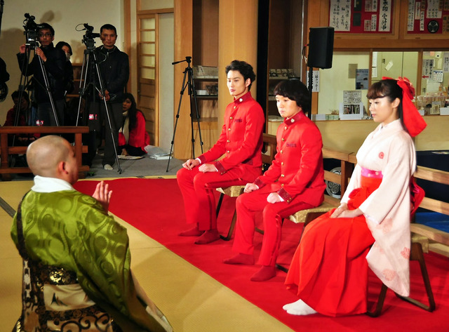 濱田岳＆岡田将生＆深田恭子／『偉大なる、しゅららぼん』ヒット祈願イベント in 増上寺