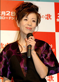 きわどい質問（？）にも笑顔で答え、会場をわかせた。