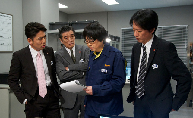 「相棒-劇場版III-序章」 -(C) テレビ朝日/東映