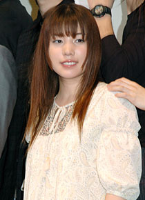 佐藤隆太の妹役の仲里依紗