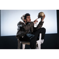 2/13（金）公開 ナショナル・シアター・ライブ『ハムレット』主演ヒラン・アベイセケラのメッセージ予告編(日本版)が完成しました