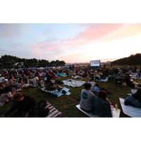 東京・葛西臨海公園が“1日限りの屋外シネマフェス”会場に変わる！映画・お笑い・ダンス・グルメが集結！