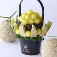 「今年のお盆は“食べられる花束”で帰省」 手間いらずで華やか、家族が集う夏に最適な新定番ギフト「フルーツブーケ」